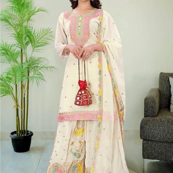 Pakistani Indian wedding sharara suit - Picture 3 of 3